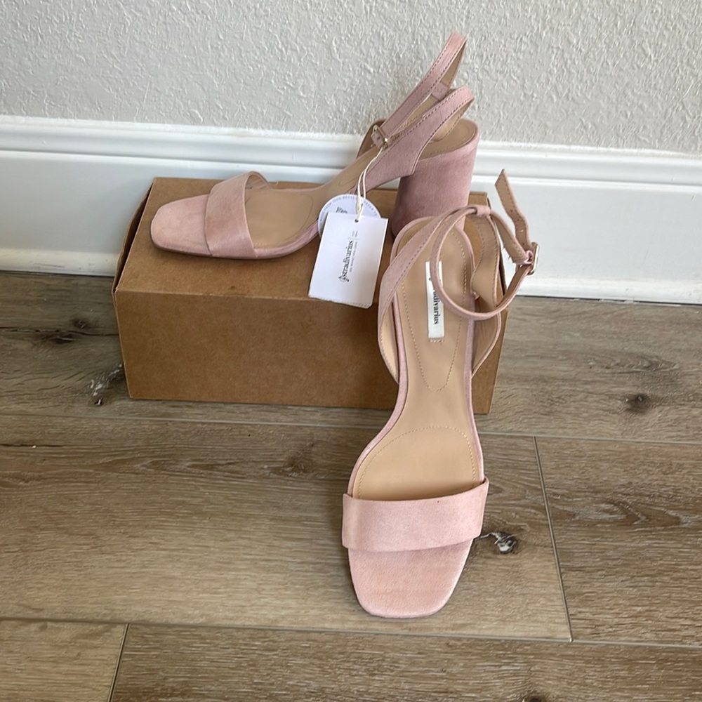 NWT Faux Suede Blush Light Pink sandals Heels